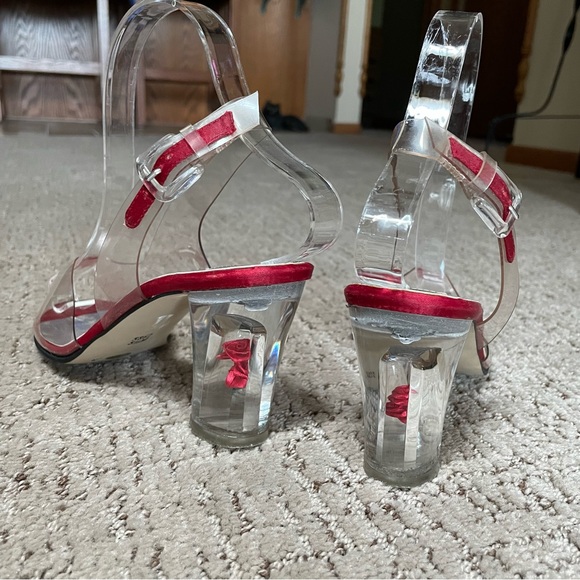 Vintage J. Renee Lucite and Red Satin and Roses Peep Toe Shoes~~Size 5 1/2 - Picture 4 of 8
